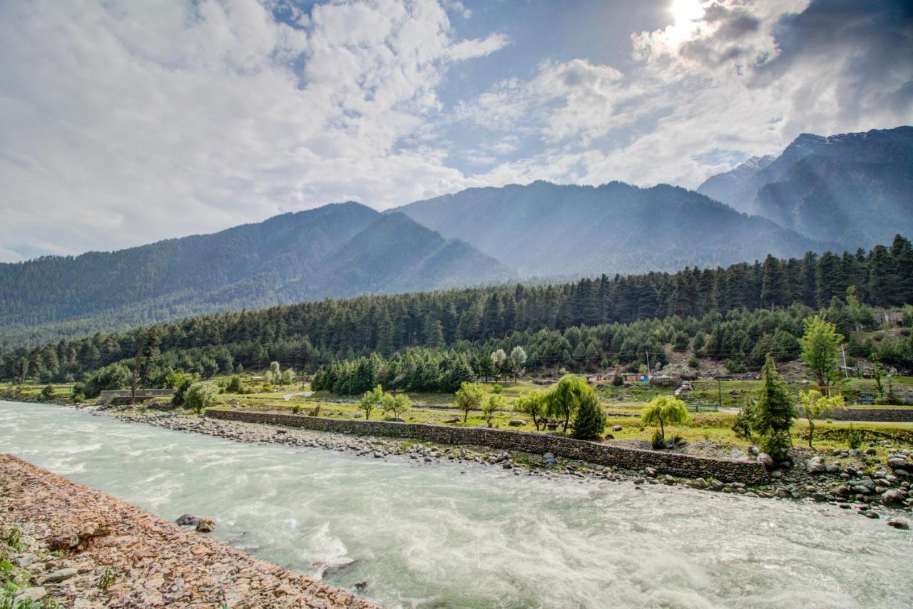 Hotel Little Silver Pahalgam Ngoại thất bức ảnh