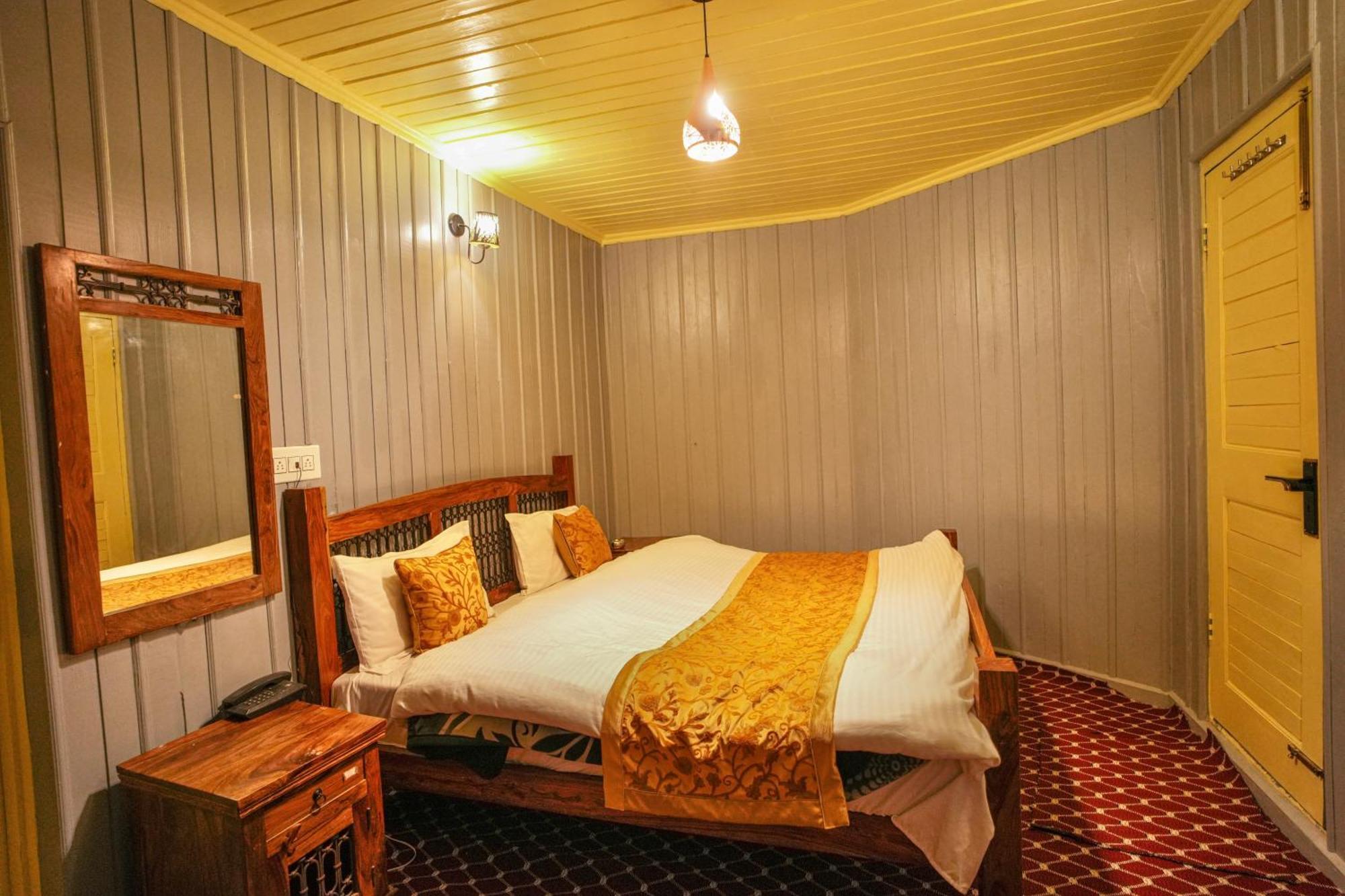 Hotel Little Silver Pahalgam Ngoại thất bức ảnh
