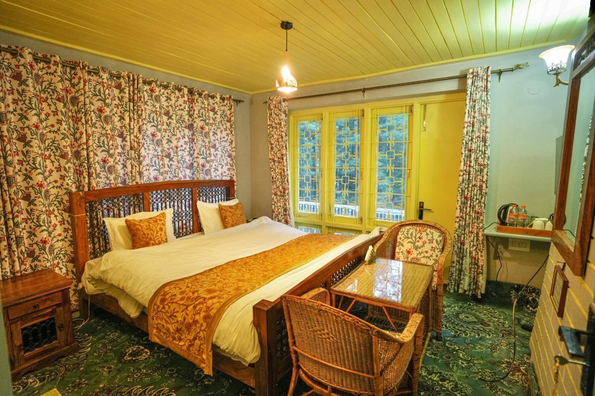 Hotel Little Silver Pahalgam Ngoại thất bức ảnh
